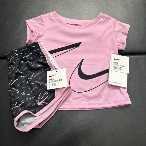 NWT Nike Athletic Set Baby Girls Size 18M